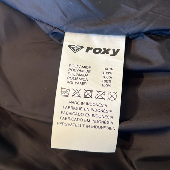 NWOT ROXY Wind Swept Puffer Jacket Coat packable Black small medium - Picture 11 of 11